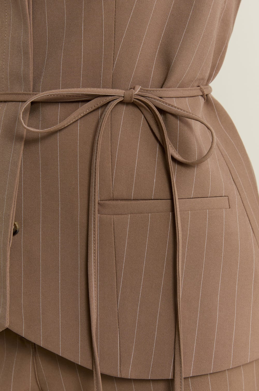 Sleeveless Tie Jacket;${refinementColor}