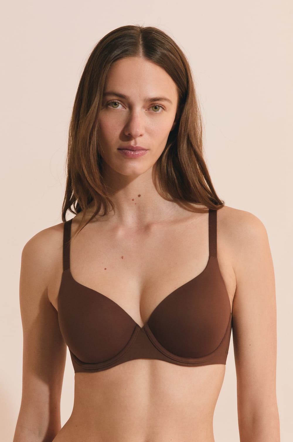 Soutien-gorge coques fines en microfibre;${refinementColor}