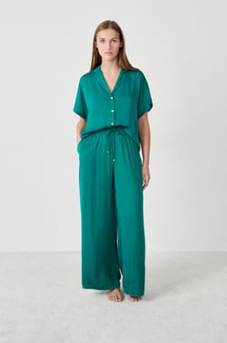 Satijnen broek met wijde pijpen;${refinementColor}