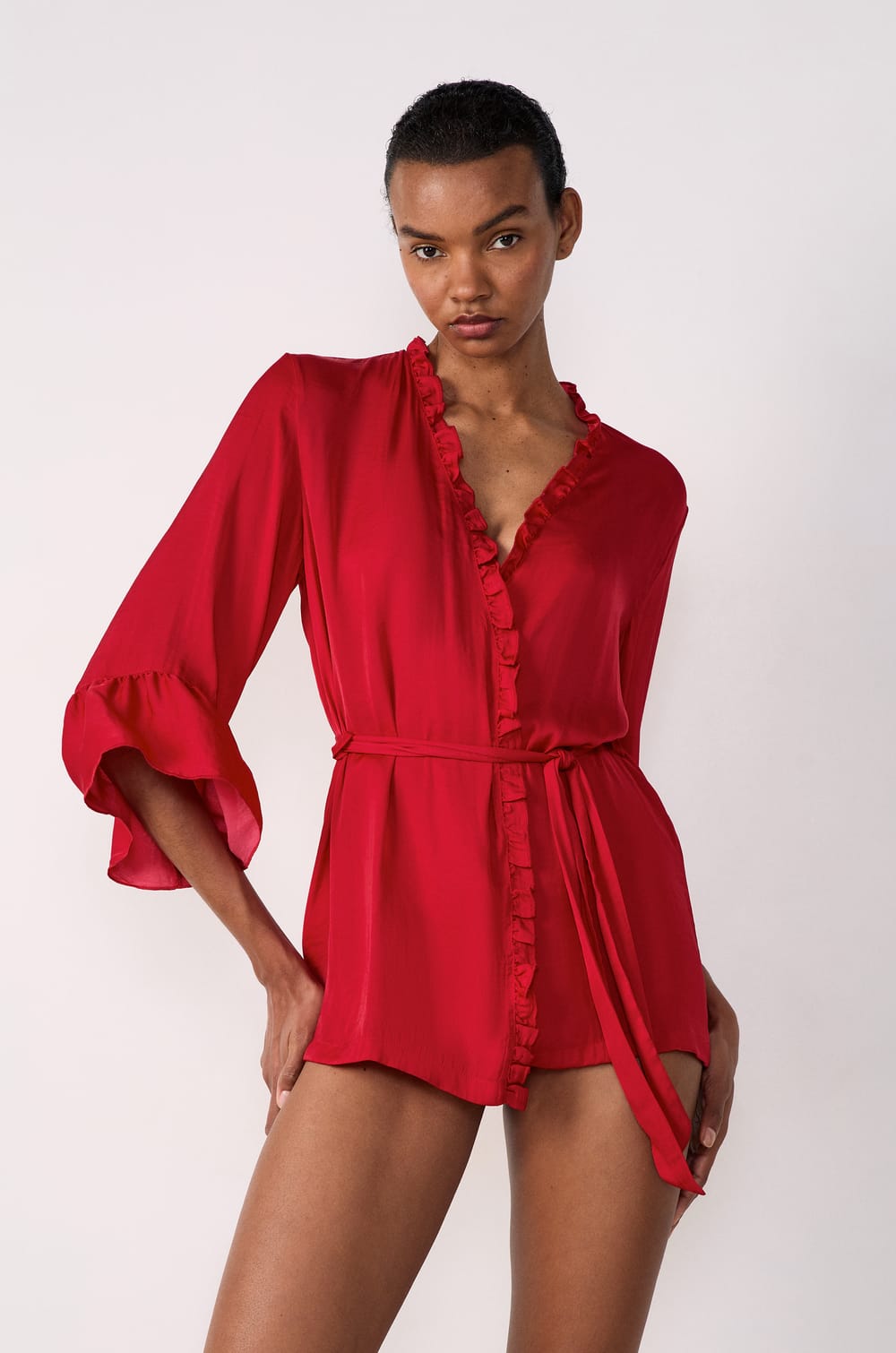 Short Satin Robe;${refinementColor}
