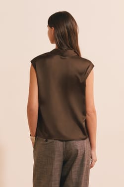 &Eacute;charpe en fausse fourrure;${refinementColor}