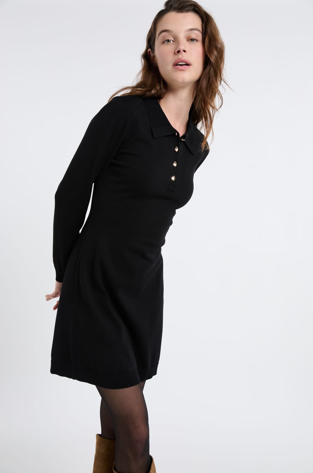 Robe manches longues avec boutons dor&eacute;s;${refinementColor}