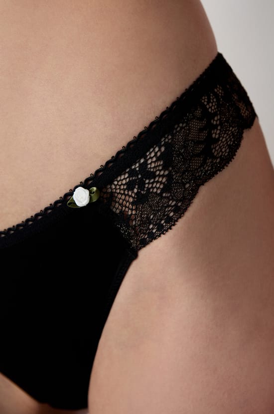 Tanga aus Mikrofaser und irisierter Spitze;${refinementColor}