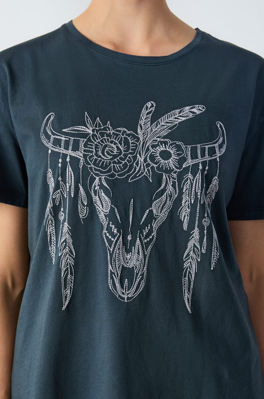 Embroidered Cotton T-shirt;${refinementColor}