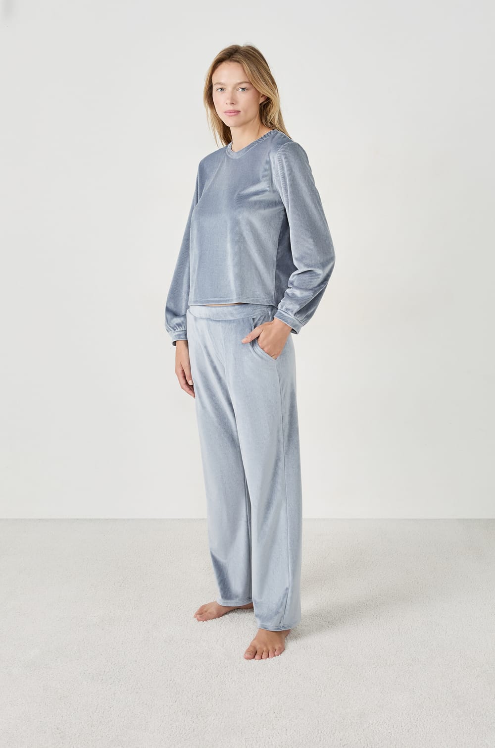 Pantal&oacute;n de pijama con efecto terciopelo;${refinementColor}