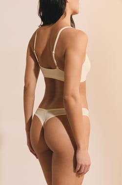 Tanga en microfibre;${refinementColor}