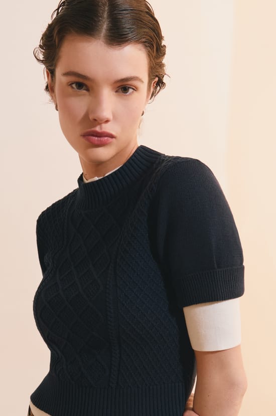 Pull manches courtes textur&eacute; en coton;${refinementColor}