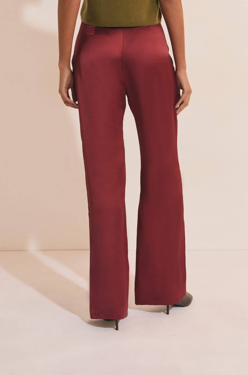 Pantalon droit satin&eacute;;${refinementColor}