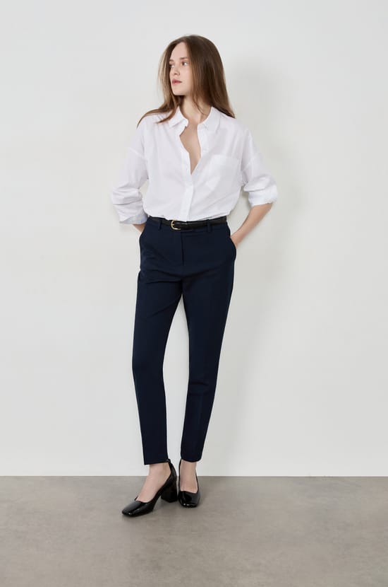 Trousers with a cigarette cut;${refinementColor}