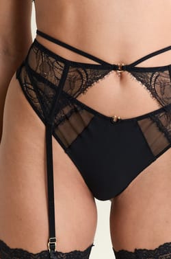 Lace Garter;${refinementColor}