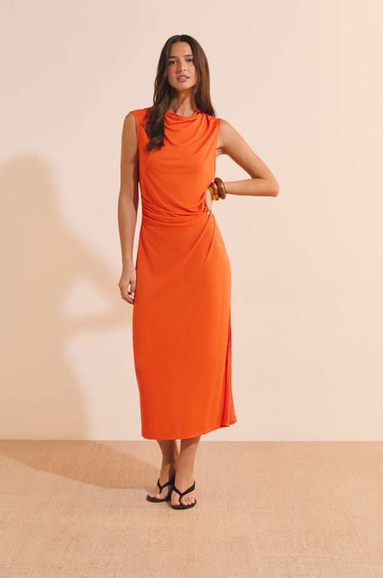 Robe longue drap&eacute;e;${refinementColor}