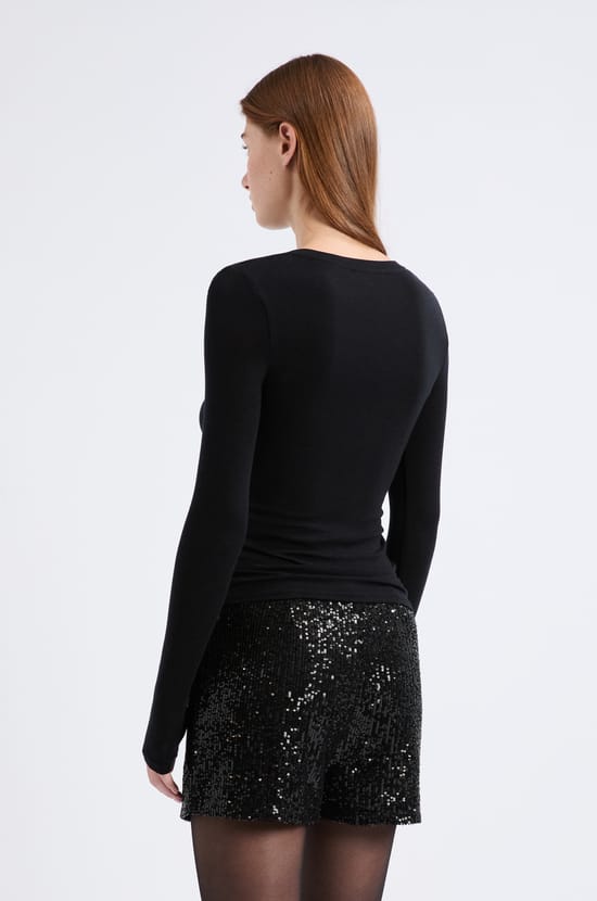 Long-sleeved round neck t-shirt with wool;${refinementColor}