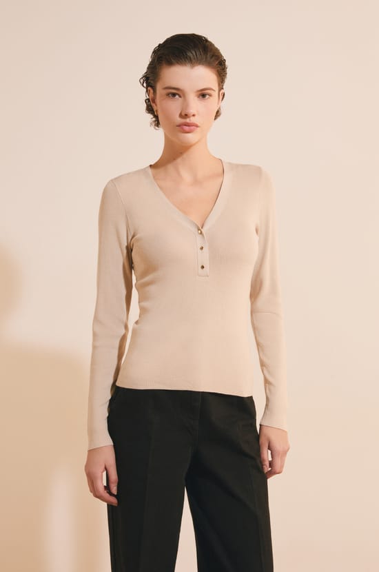 Pull manches longues &agrave; col V;${refinementColor}