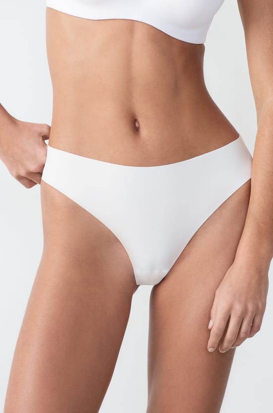 High-leg Tanga in Microfiber;${refinementColor}