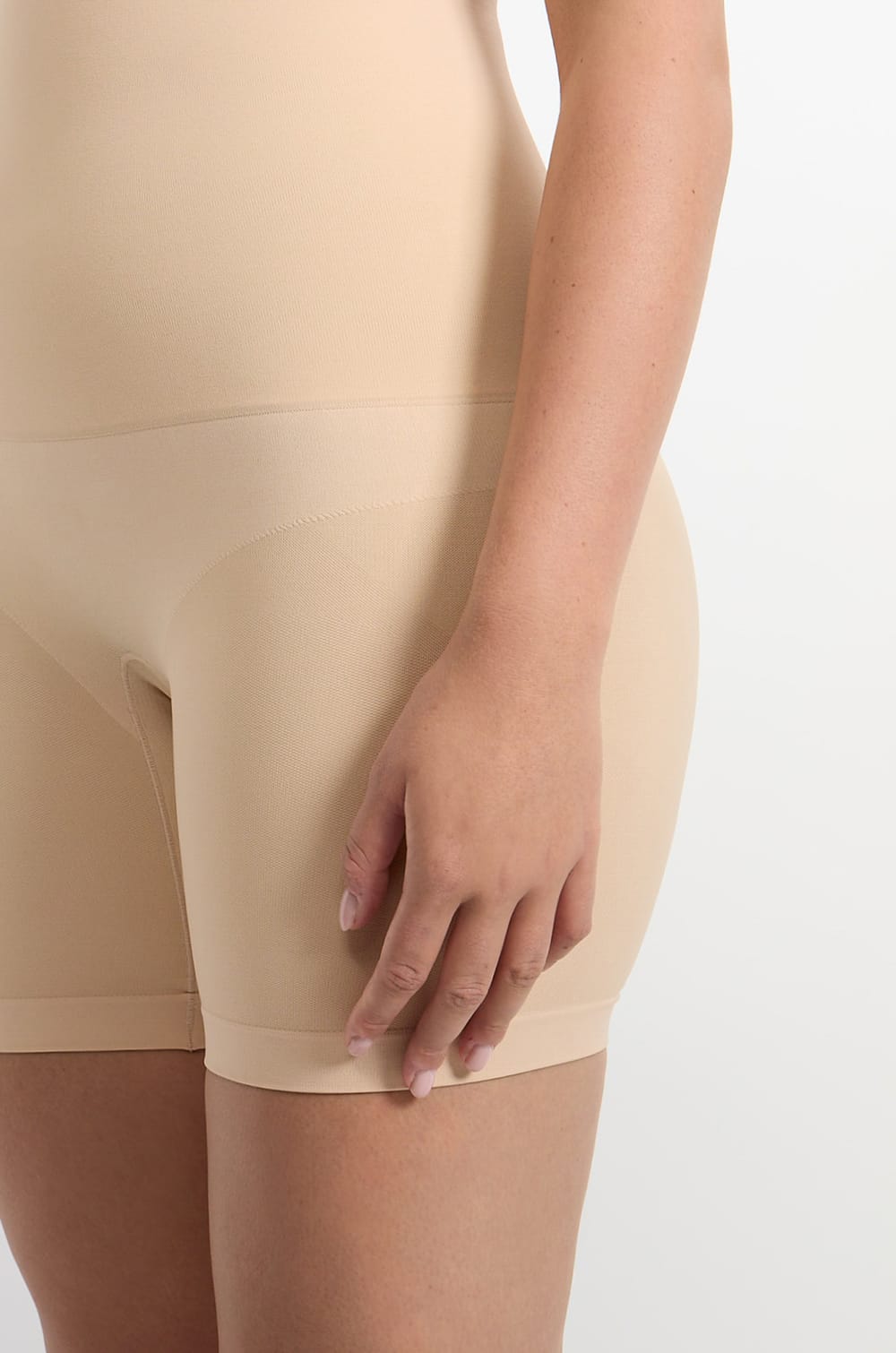 Ultra high-waisted shaping brief - strong support;${refinementColor}