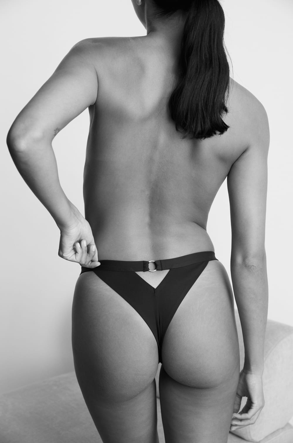 Tanga en microfibre;${refinementColor}