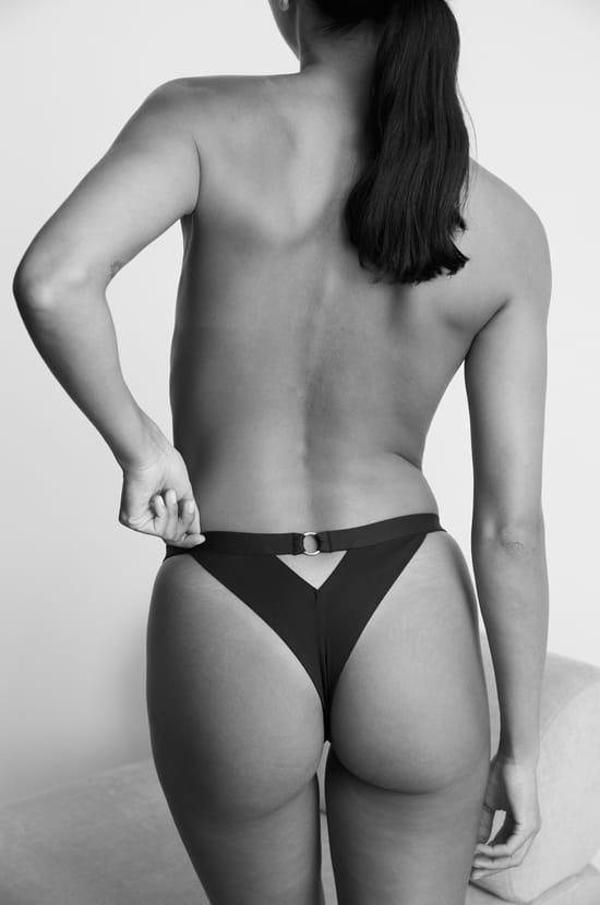 Tanga en microfibre;${refinementColor}
