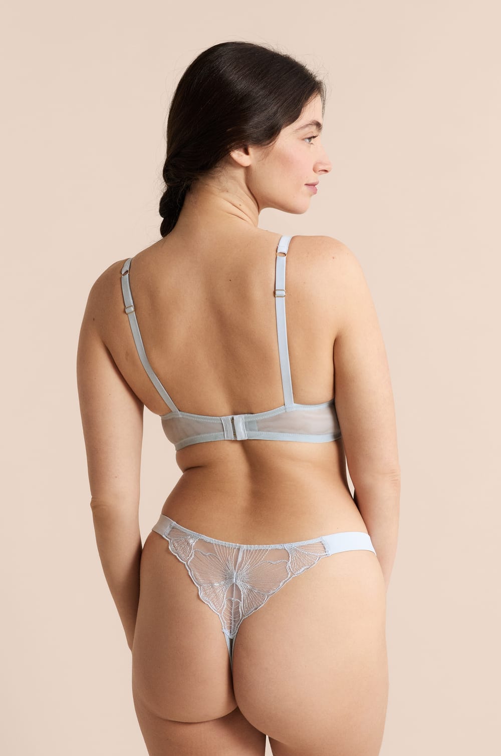 Sujetador N.5 - Copas finas con escote pronunciado;${refinementColor}