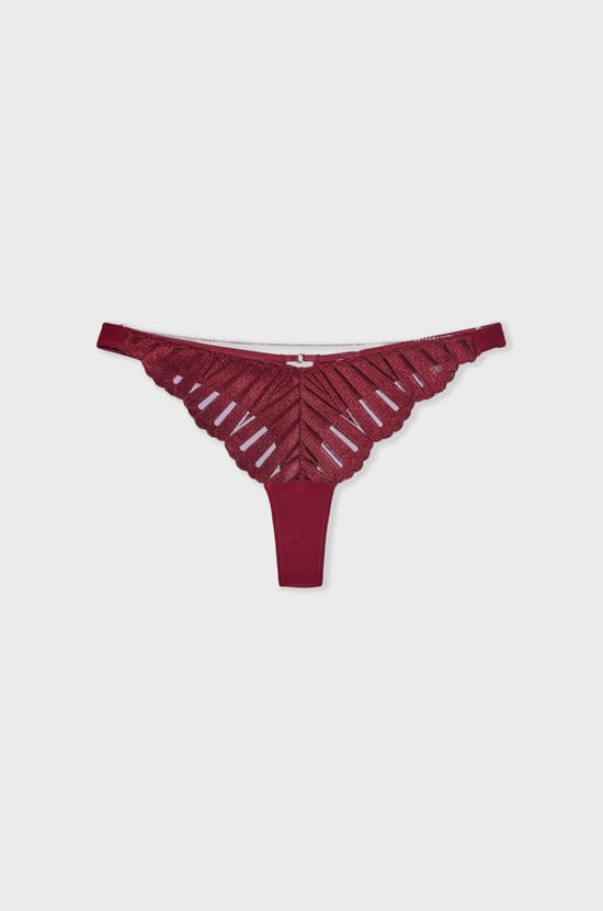 Tanga de encaje con detalles de bisutería;${refinementColor}