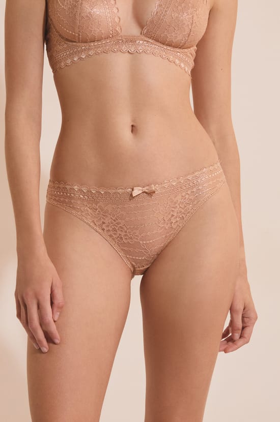 Culotte en dentelle;${refinementColor}