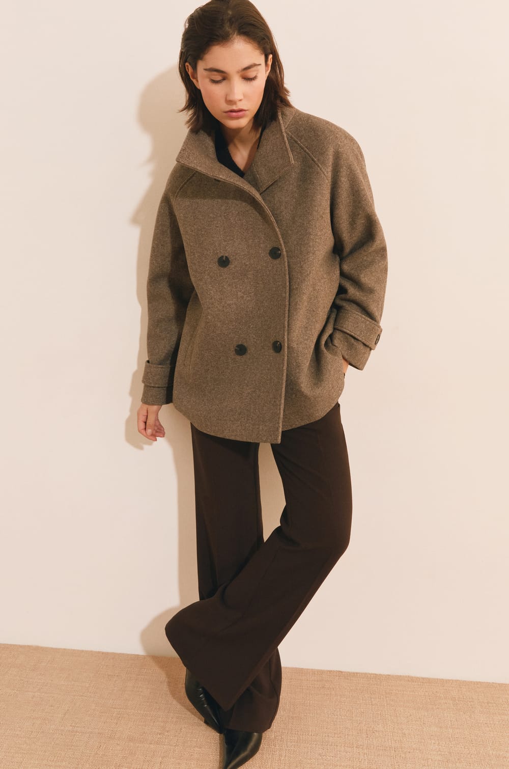 Manteau court avec laine &agrave; col montant;${refinementColor}
