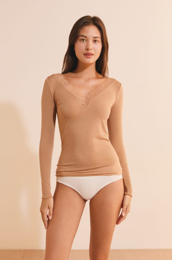 T-shirt thermique col V avec cachemire;${refinementColor}