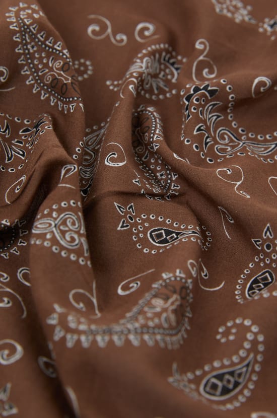 Foulard à motifs en coton;${refinementColor}