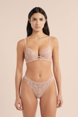 Sujetador N.2 - El push-up escote pronunciado de tejido brillante;${refinementColor}