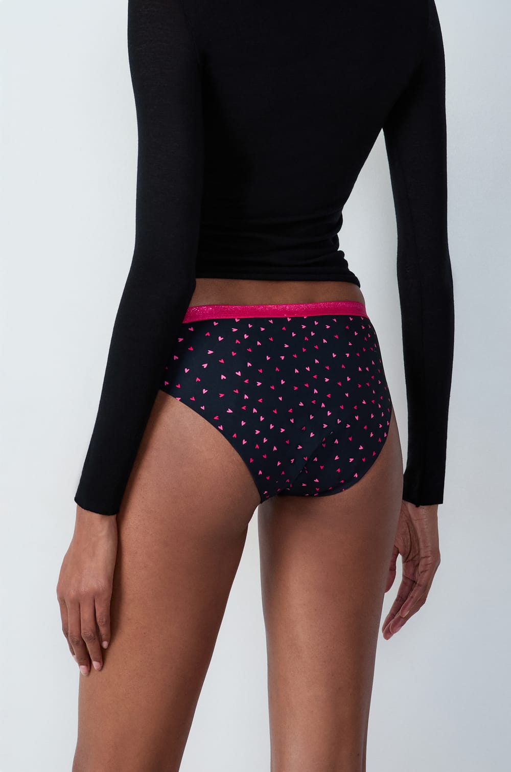 Heavy Flow - Period Brief;${refinementColor}