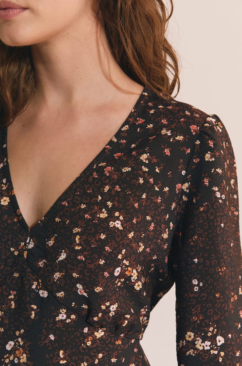 Robe longue &agrave; motif fleuri;${refinementColor}