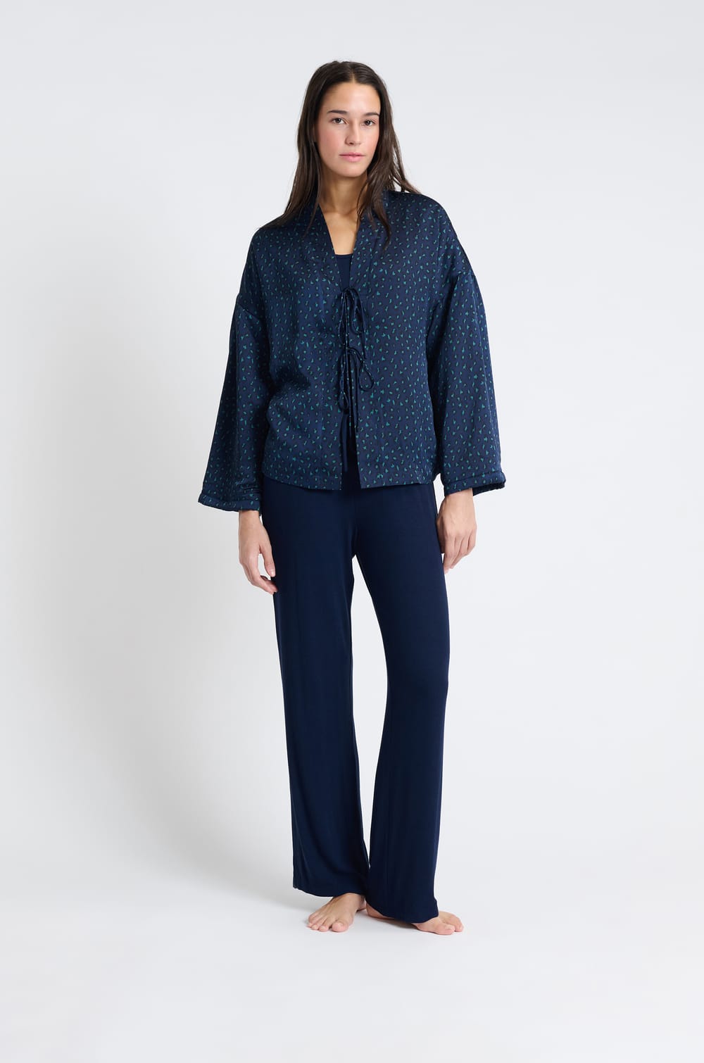 Ensemble de pyjama 3 pièces satiné;${refinementColor}