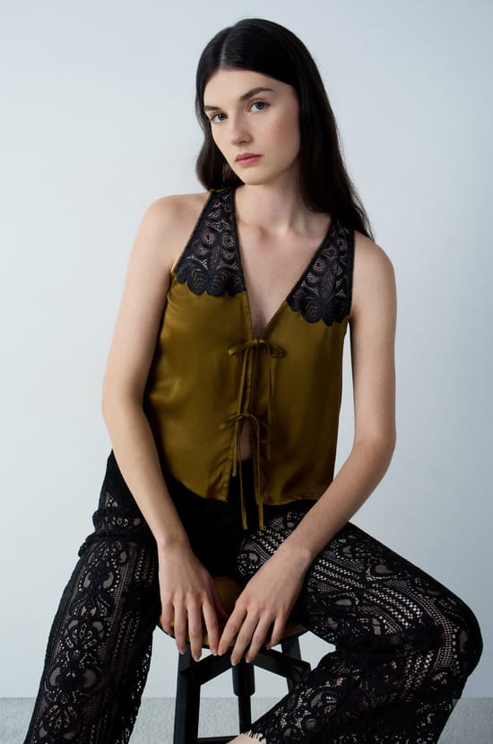 Transparente Pyjama-Hose mit Stickerei;${refinementColor}
