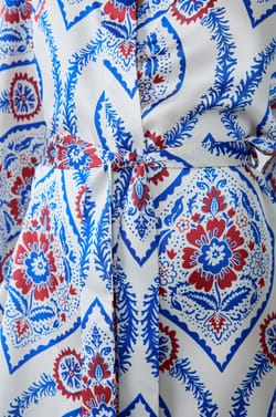 Saténový župan s potiskem;${refinementColor}