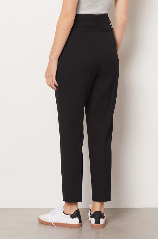 Pantalon coupe droite;${refinementColor}