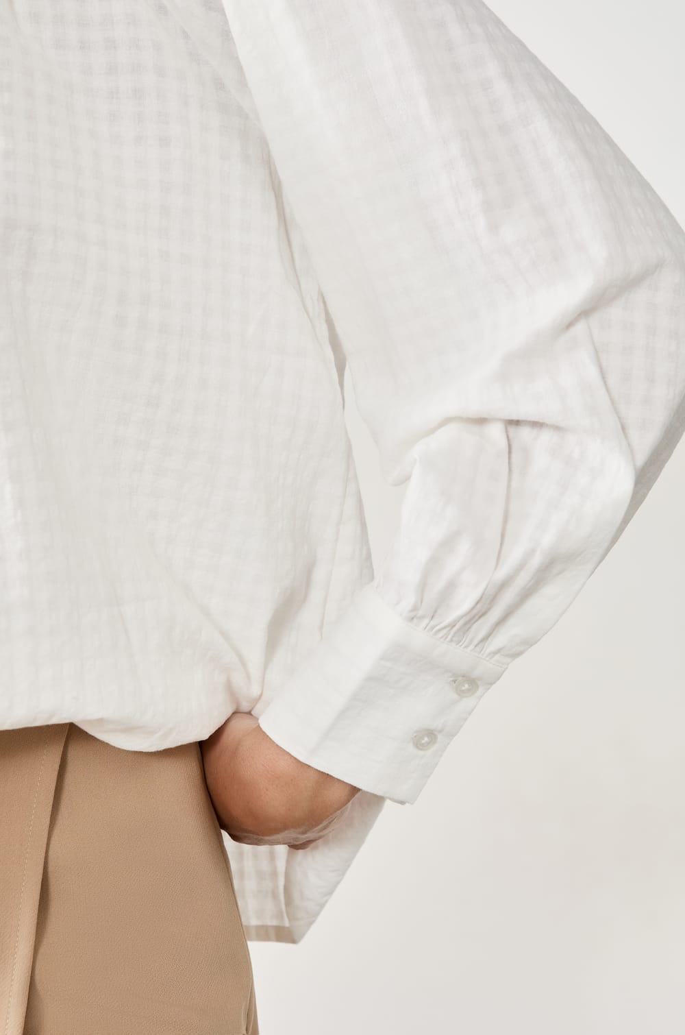 Long-sleeved blouse;${refinementColor}