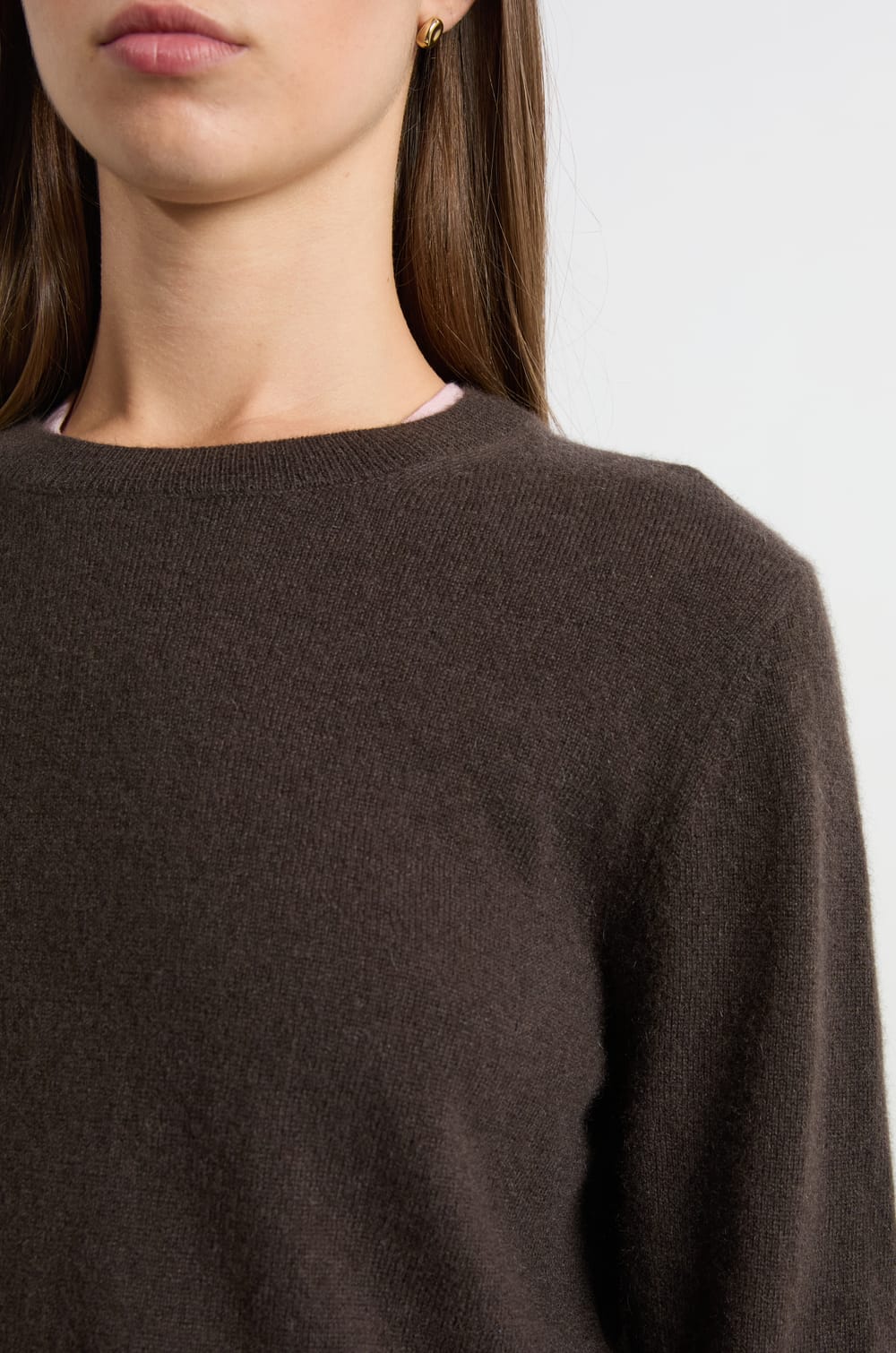 Round neck cashmere sweater;${refinementColor}