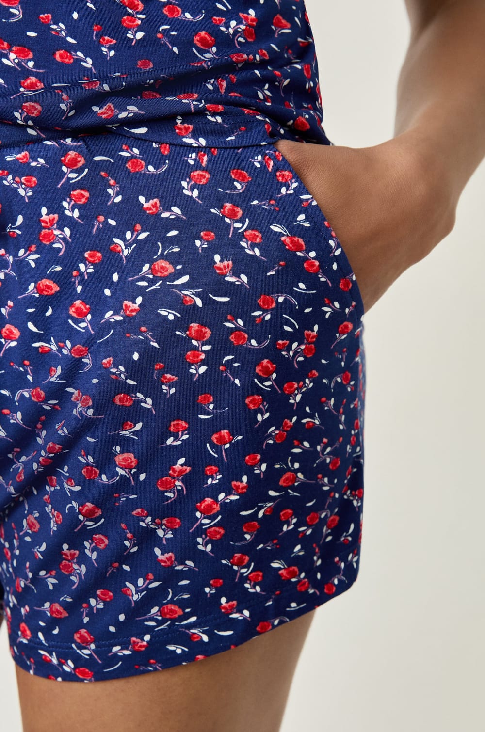 Short de pyjama &agrave; motifs fleuris;${refinementColor}