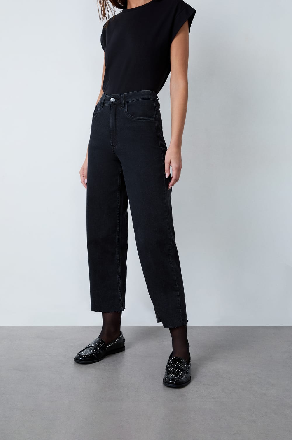 Wide-leg jeans;${refinementColor}