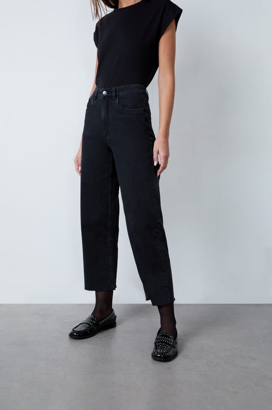 Wide-leg jeans;${refinementColor}