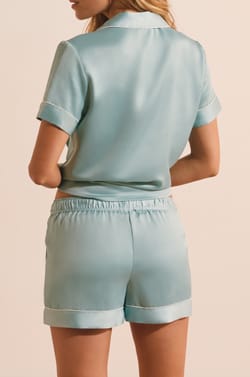 Pantal&oacute;n corto de pijama satinado;${refinementColor}