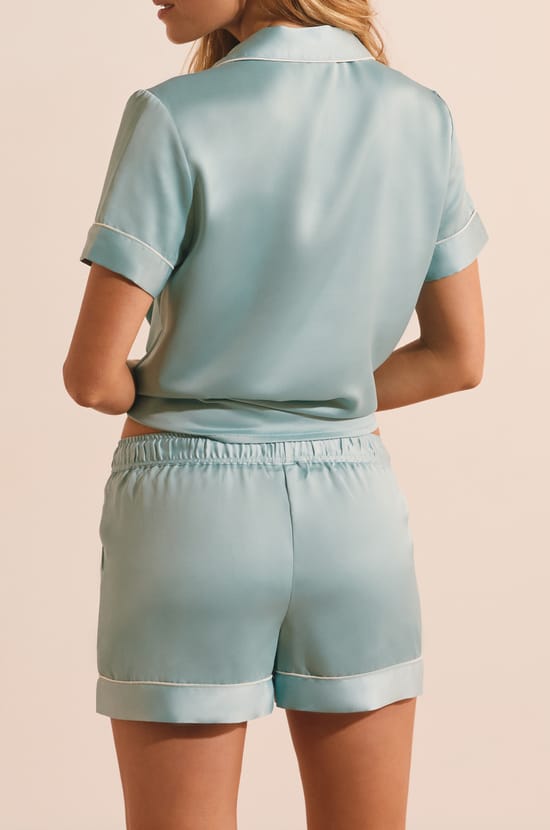 Pantal&oacute;n corto de pijama satinado;${refinementColor}