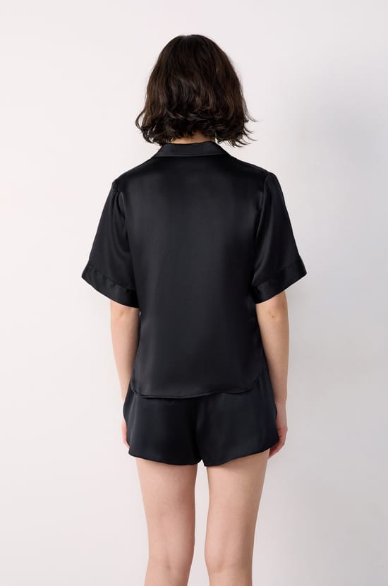 Short-sleeved silk pyjama shirt;${refinementColor}