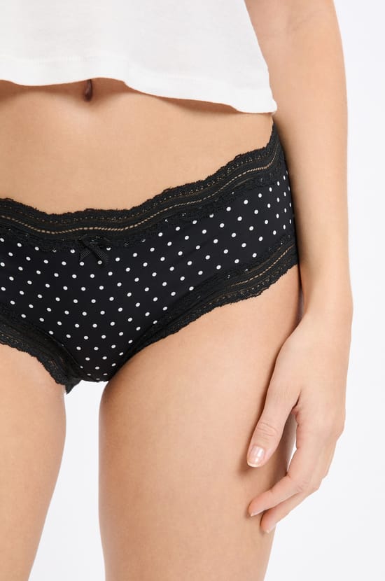 Shorty mit Spitzenr&auml;ndern aus Mikrofaser;${refinementColor}