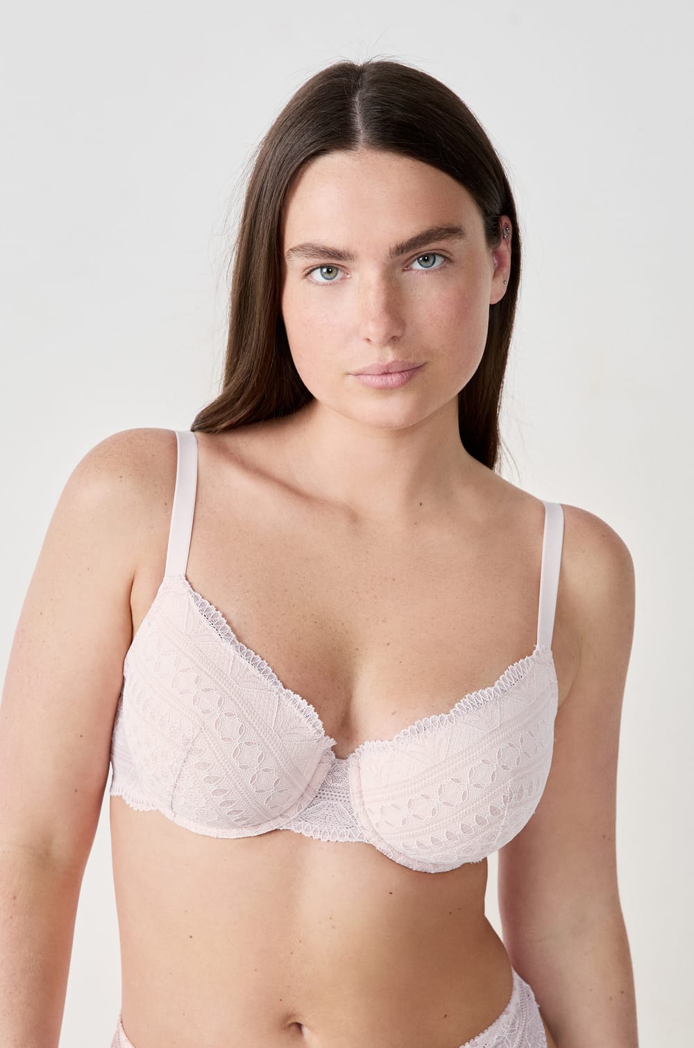 Bra nº4: Copa fina encaje gráfico;${refinementColor}