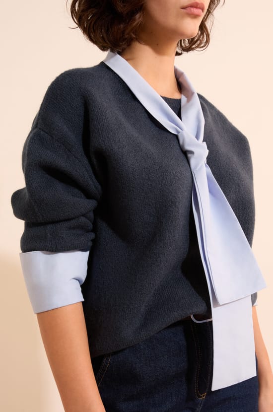 Pull manches longues avec lien &agrave; nouer;${refinementColor}