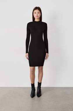 Robe pull courte;${refinementColor}