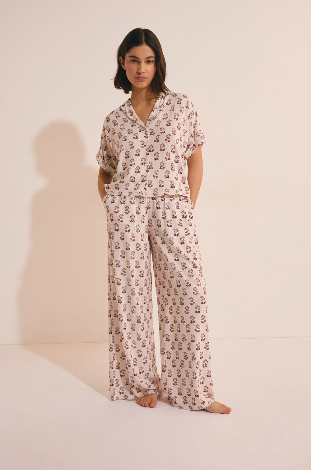 Pantalon de pyjama &eacute;lastiqu&eacute; &agrave; motifs;${refinementColor}