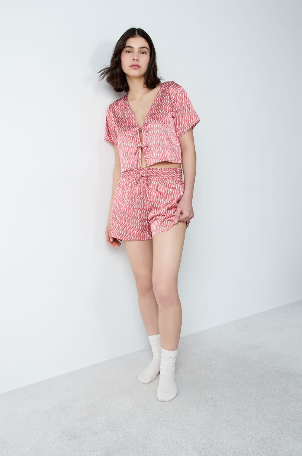 Pantalones cortos de pijama satinados estampados;${refinementColor}