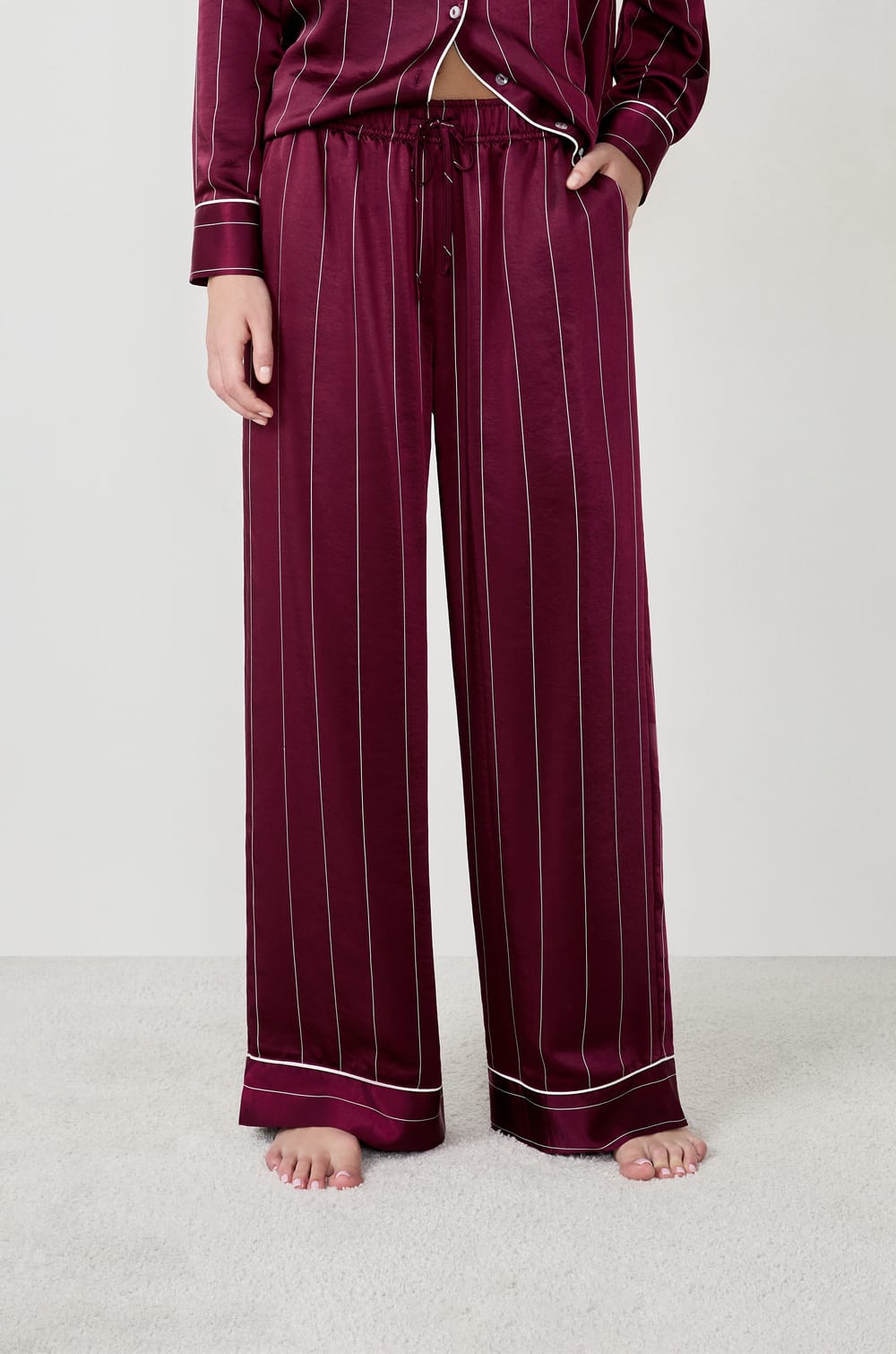 Pantalon de pyjama à rayures en satin;${refinementColor}