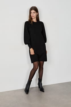 Robe pull courte;${refinementColor}